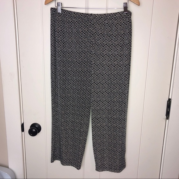 Travelers by Chico's B/W Floral Geo Pants Size 2 - Picture 1 of 9